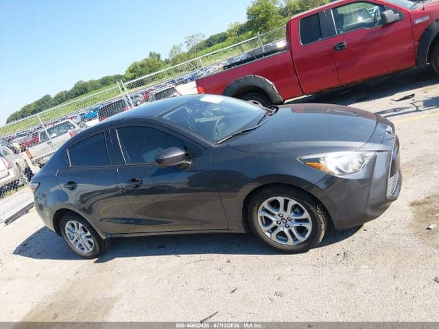 2018 TOYOTA YARIS IA 12