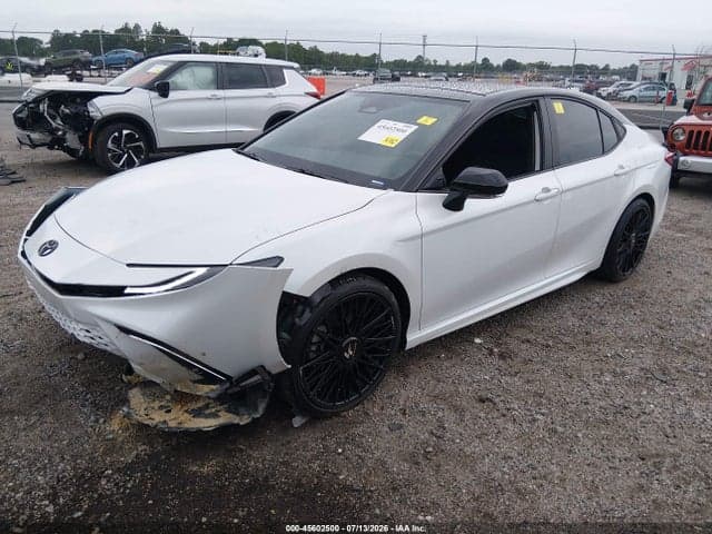 2025 TOYOTA CAMRY XSE 2
