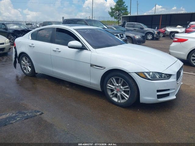 2017 JAGUAR XE 25T PREMIUM - 1