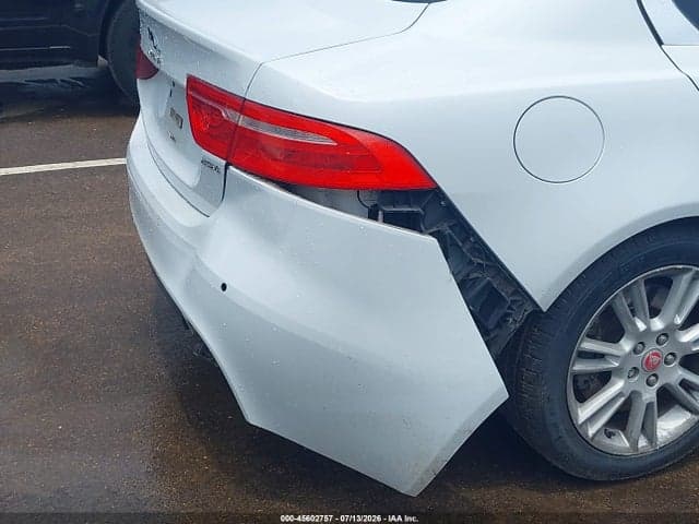 2017 JAGUAR XE 25T PREMIUM 14