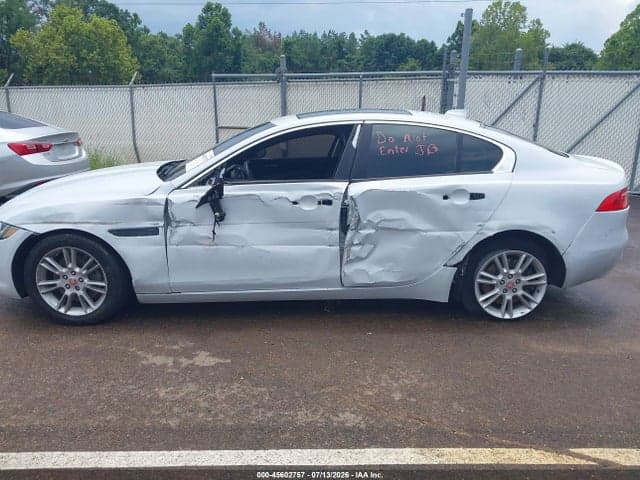 2017 JAGUAR XE 25T PREMIUM 6