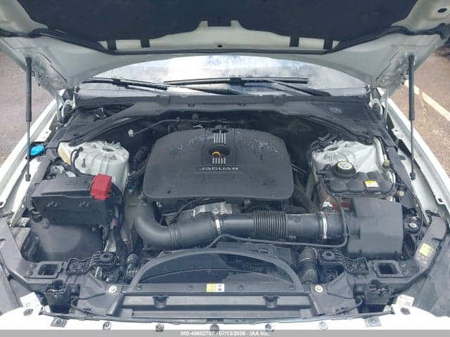 2017 JAGUAR XE 25T PREMIUM 10