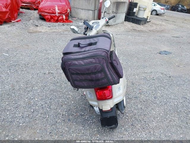 2025 VESPA GTS 310 6