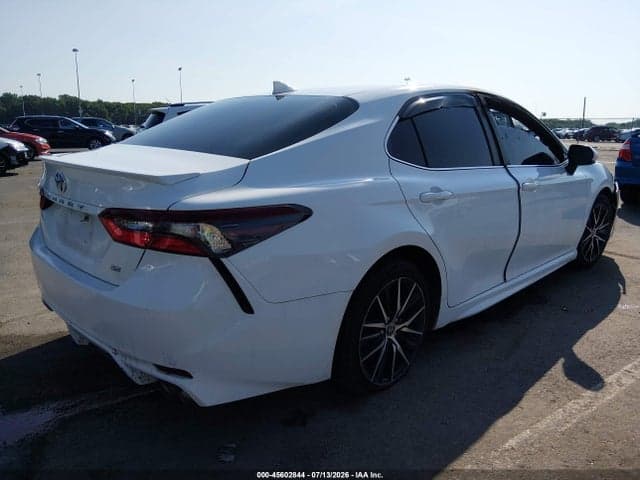 2021 TOYOTA CAMRY SE 4