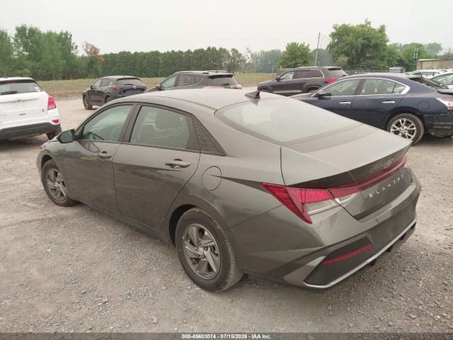 2025 HYUNDAI ELANTRA SE 3