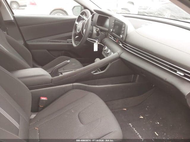 2025 HYUNDAI ELANTRA SE 5
