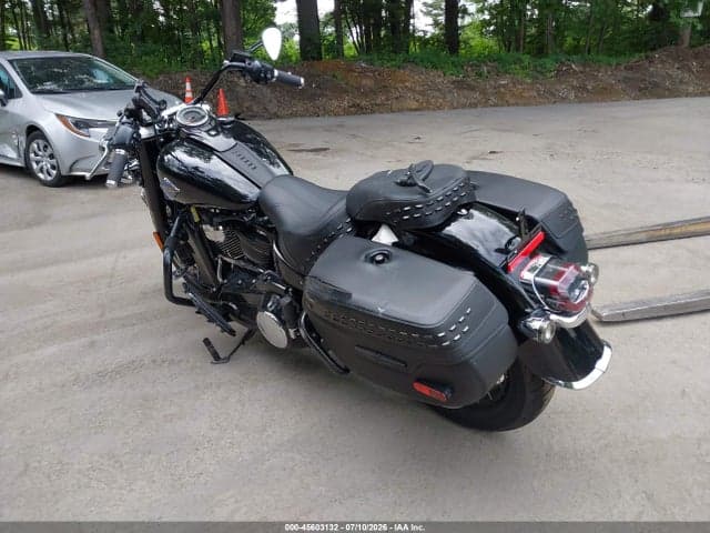 2025 HARLEY-DAVIDSON FLHC 3