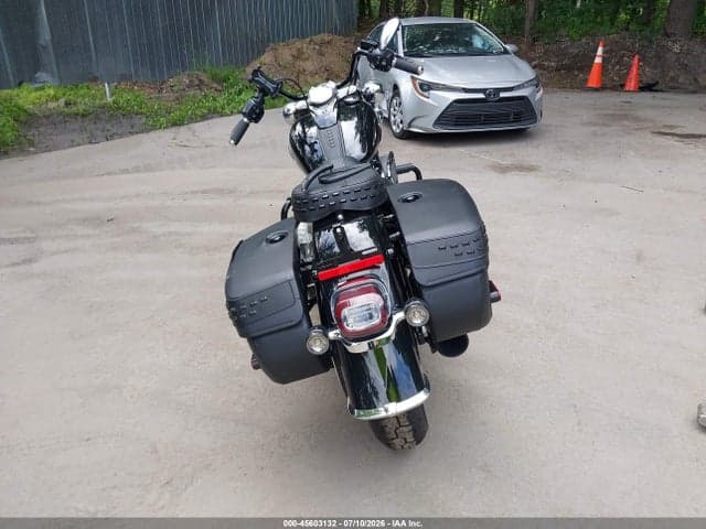 2025 HARLEY-DAVIDSON FLHC 6