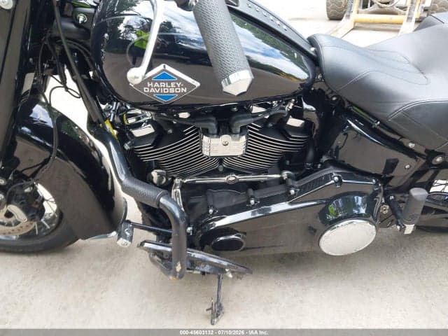 2025 HARLEY-DAVIDSON FLHC 9