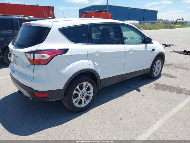 2017 FORD ESCAPE SE 4
