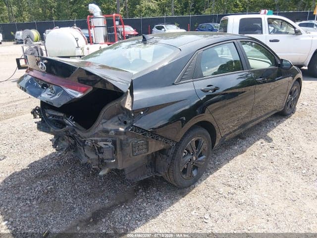 2023 HYUNDAI ELANTRA SEL 4