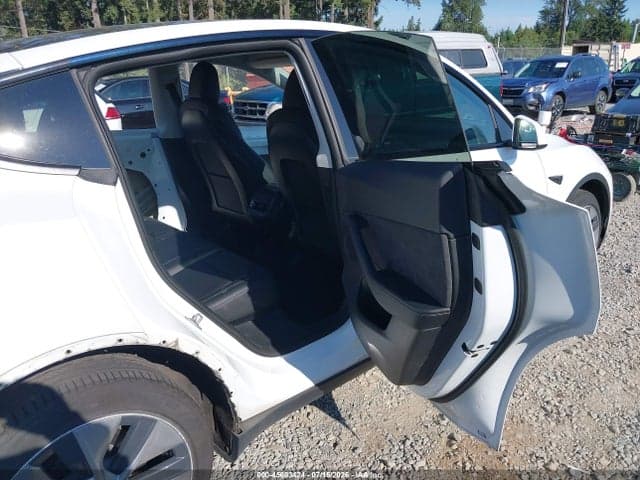 2022 TESLA MODEL Y LONG RANGE DUAL MOTOR ALL-WHEEL DRIVE 8