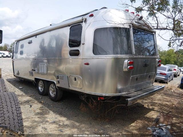 2018 AIRSTREAM FLYING CLOUD 27FB 3