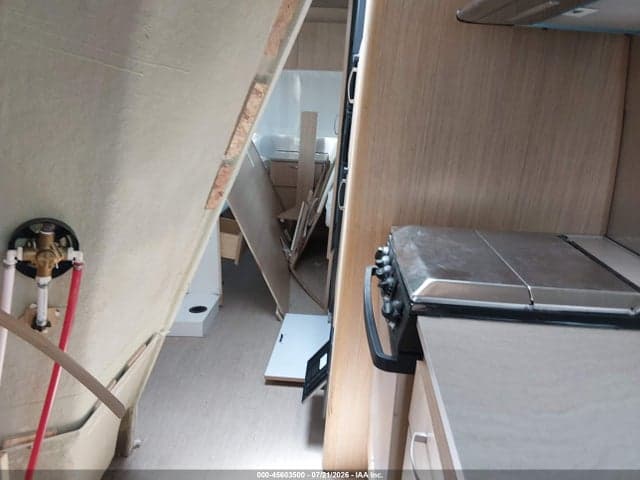 2018 AIRSTREAM FLYING CLOUD 27FB 8
