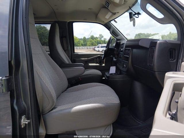 2017 CHEVROLET EXPRESS 3500 LT 5
