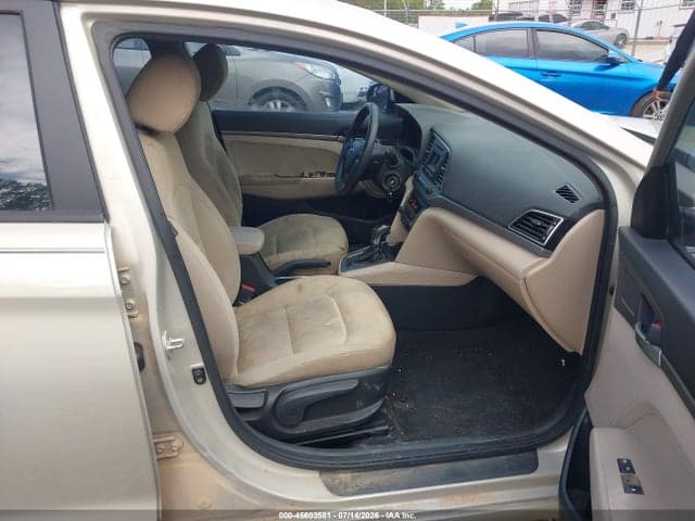 2017 HYUNDAI ELANTRA SE 5