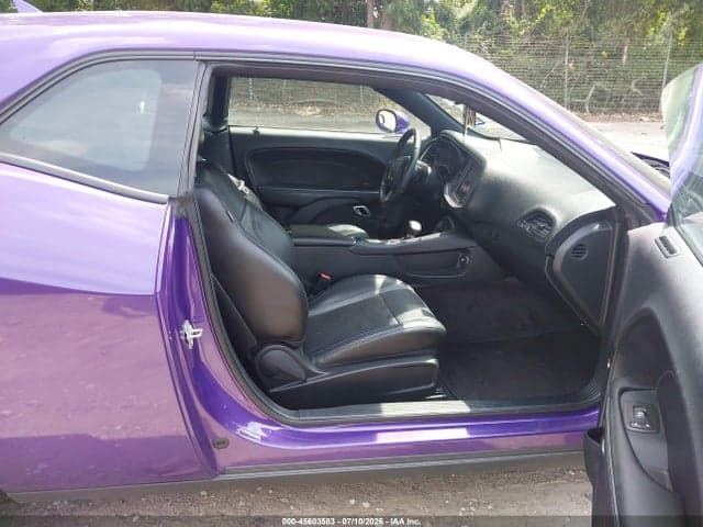 2018 DODGE CHALLENGER SXT PLUS 5