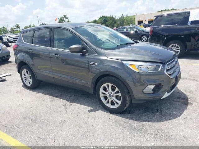 2019 FORD ESCAPE SE 1