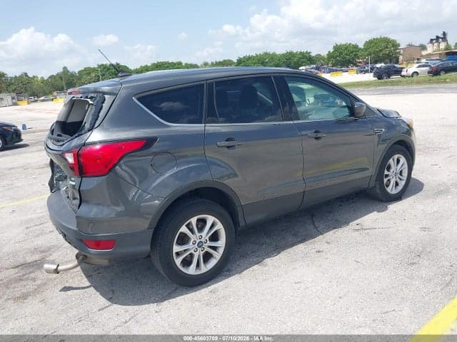2019 FORD ESCAPE SE 4
