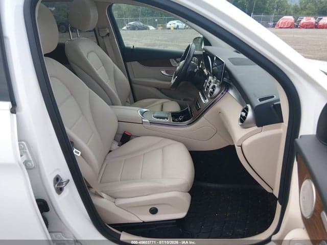 2021 MERCEDES-BENZ GLC 300 4MATIC SUV 5