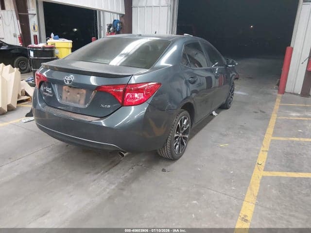 2017 TOYOTA COROLLA XSE 4