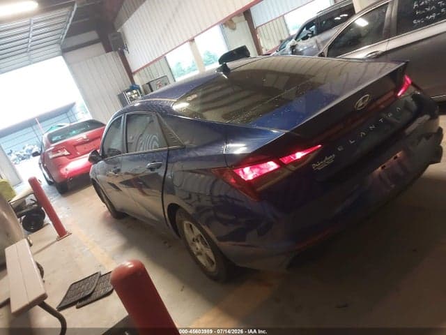 2022 HYUNDAI ELANTRA SE 3