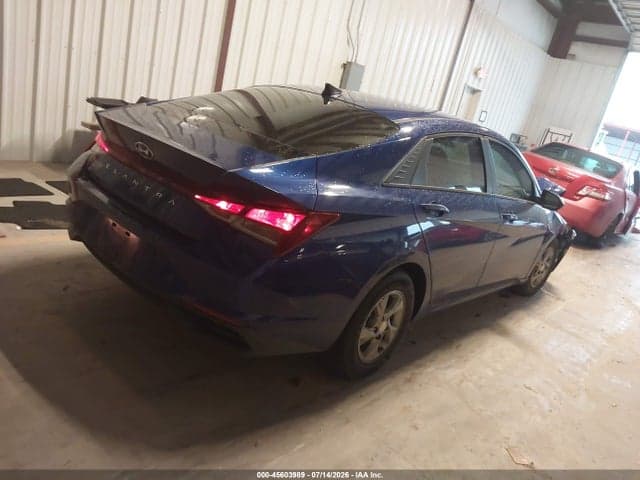 2022 HYUNDAI ELANTRA SE 4