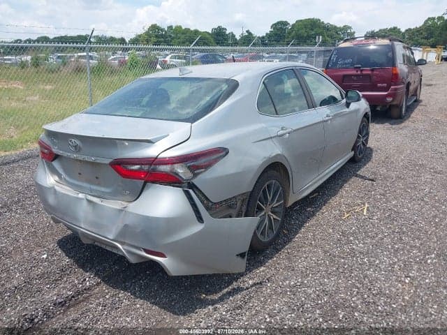 2021 TOYOTA CAMRY SE 4
