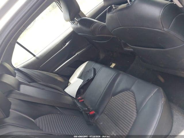 2021 TOYOTA CAMRY SE 8