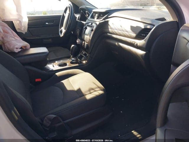 2017 CHEVROLET TRAVERSE LT 5
