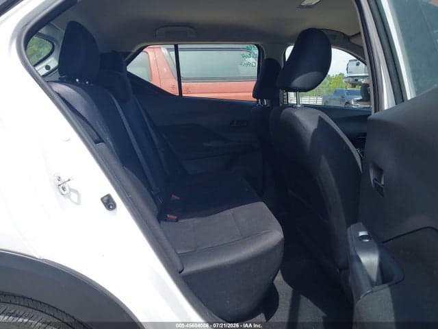 2024 NISSAN KICKS S XTRONIC CVT 8