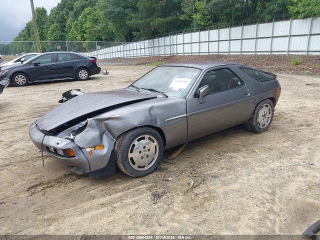 1986 PORSCHE 928 S 2