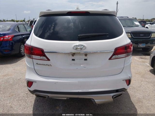 2018 HYUNDAI SANTA FE SE 16