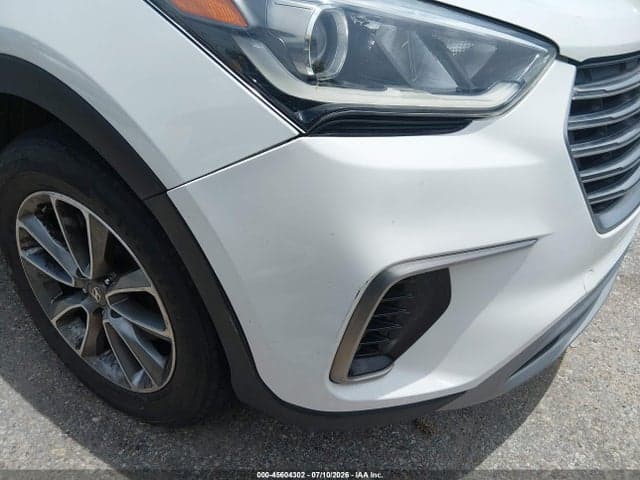 2018 HYUNDAI SANTA FE SE 17