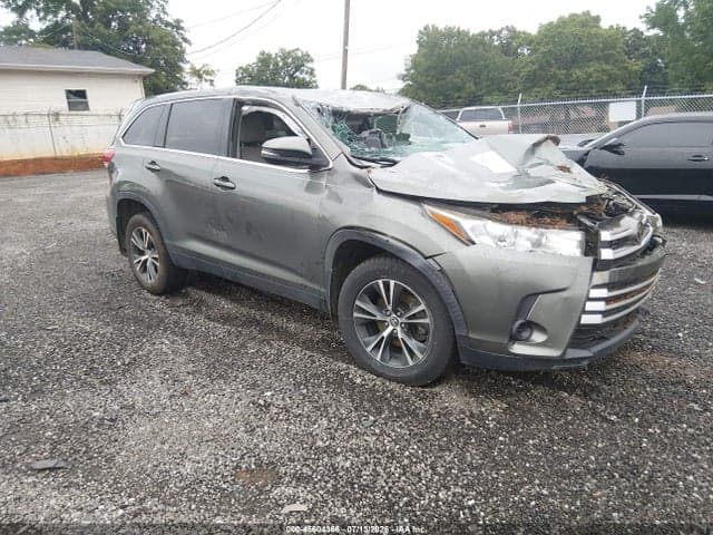 2019 TOYOTA HIGHLANDER LE 1