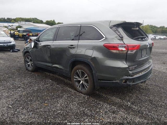 2019 TOYOTA HIGHLANDER LE 3