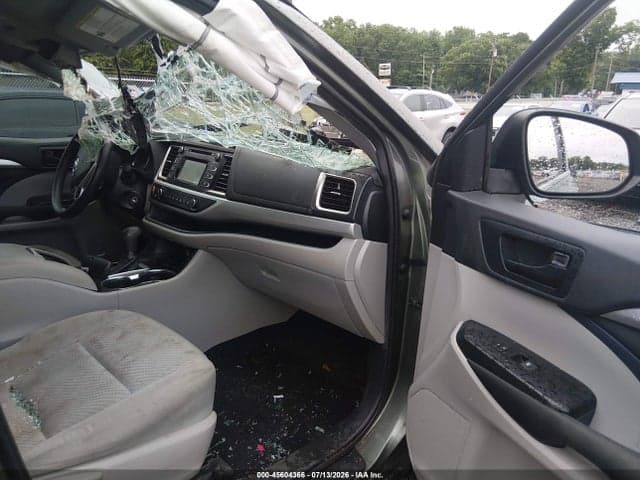 2019 TOYOTA HIGHLANDER LE 5
