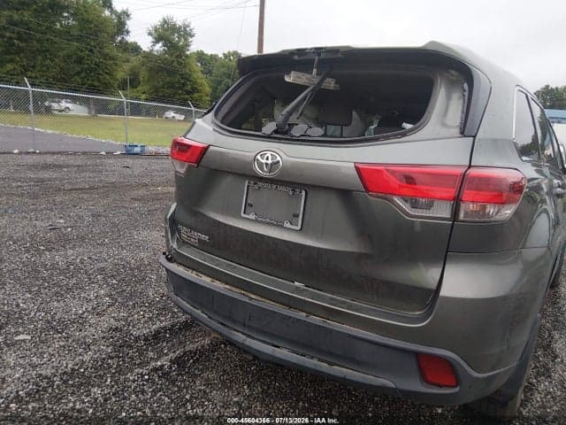 2019 TOYOTA HIGHLANDER LE 6