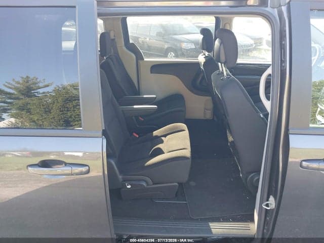 2018 DODGE GRAND CARAVAN SE 8