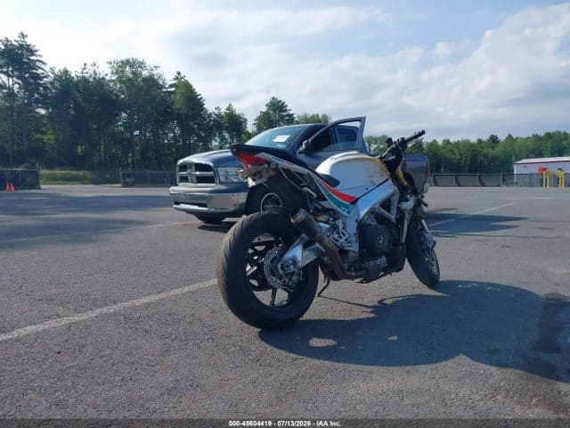 2020 APRILIA TUONO V4 1100 RR 3
