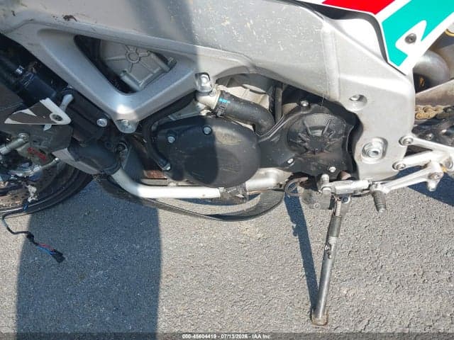 2020 APRILIA TUONO V4 1100 RR 8