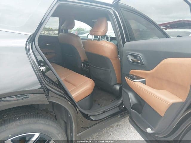 2025 TOYOTA CROWN SIGNIA XLE 8