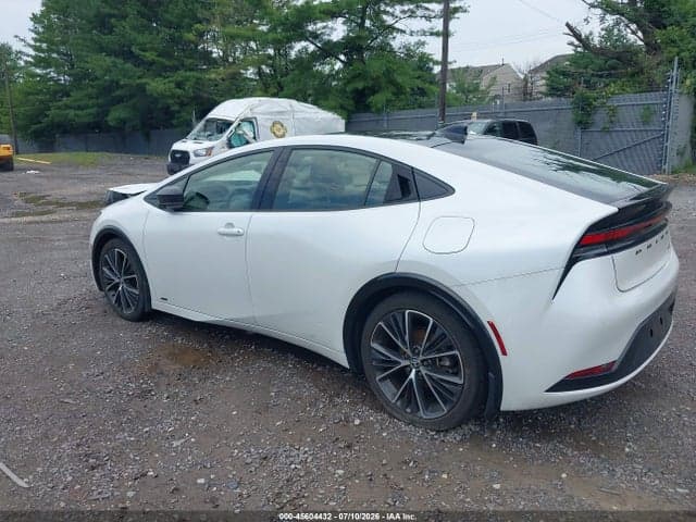 2024 TOYOTA PRIUS XLE AWD-E 3