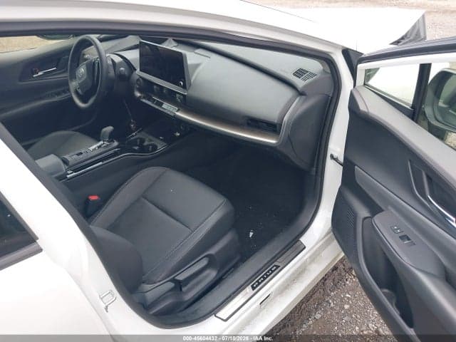 2024 TOYOTA PRIUS XLE AWD-E 5
