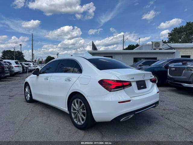 2021 MERCEDES-BENZ A 220 4MATIC 3