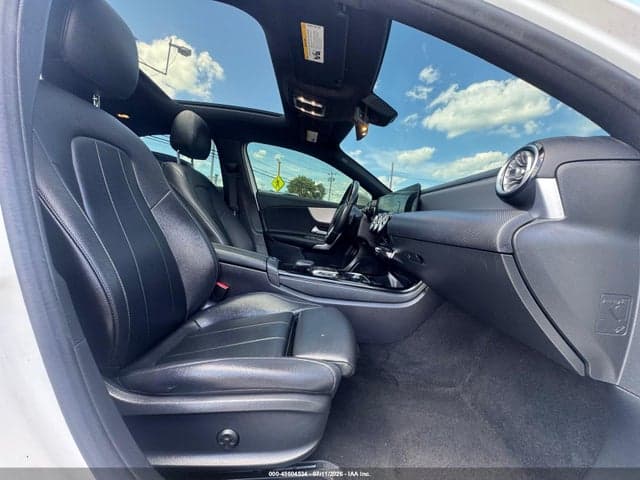 2021 MERCEDES-BENZ A 220 4MATIC 5