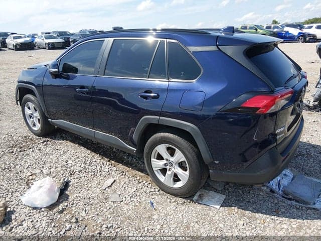2019 TOYOTA RAV4 XLE 3
