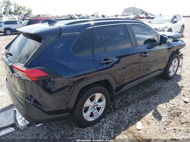 2019 TOYOTA RAV4 XLE 4