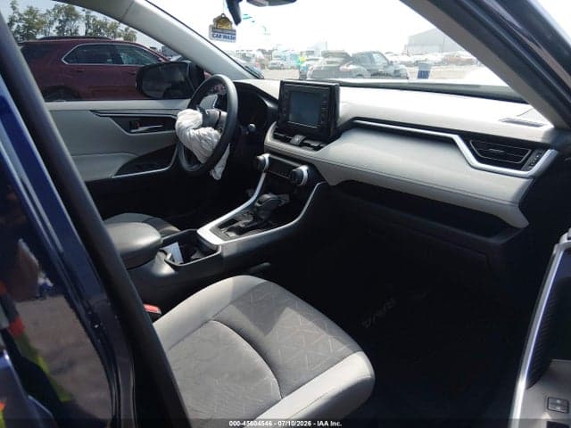 2019 TOYOTA RAV4 XLE 5