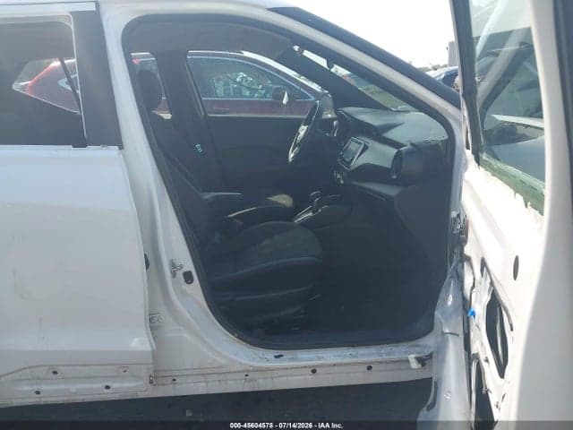 2020 NISSAN KICKS S XTRONIC CVT 5